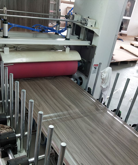 Op water gebaseerde PVC-coatinglijm
